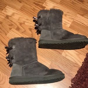 Bailey Bow UGG - Gray